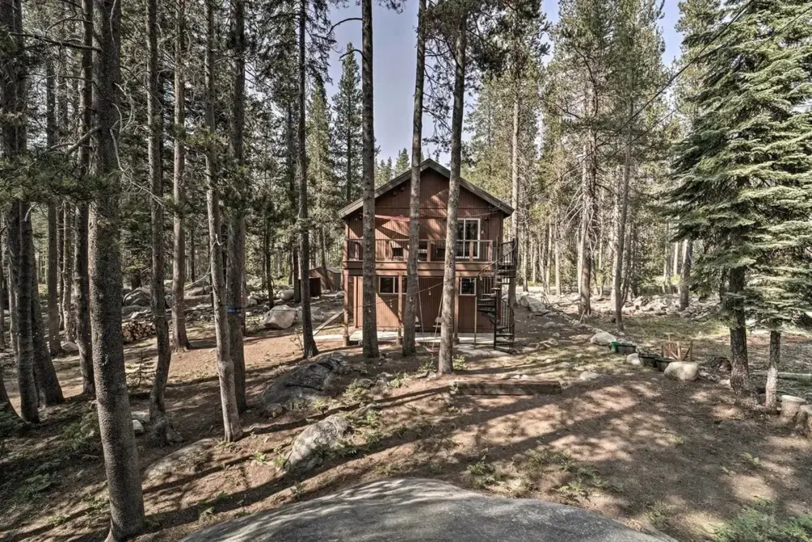 Near Donner Lake & Skiing: Soda Springs Cabin!