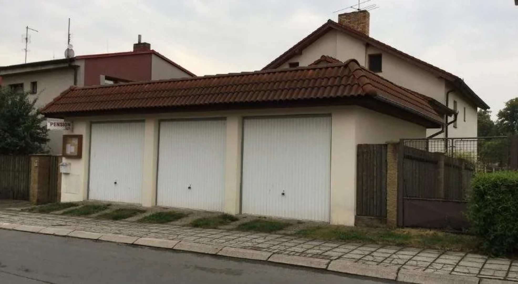 Pension 325