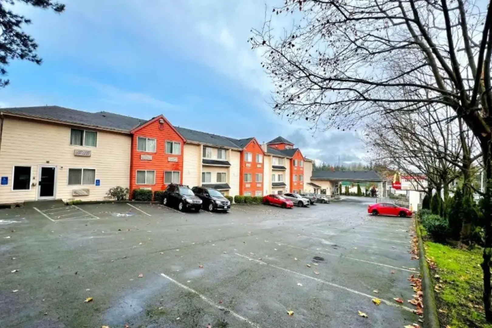 Studio 6 Suites Portland OR- I-5 OHSU