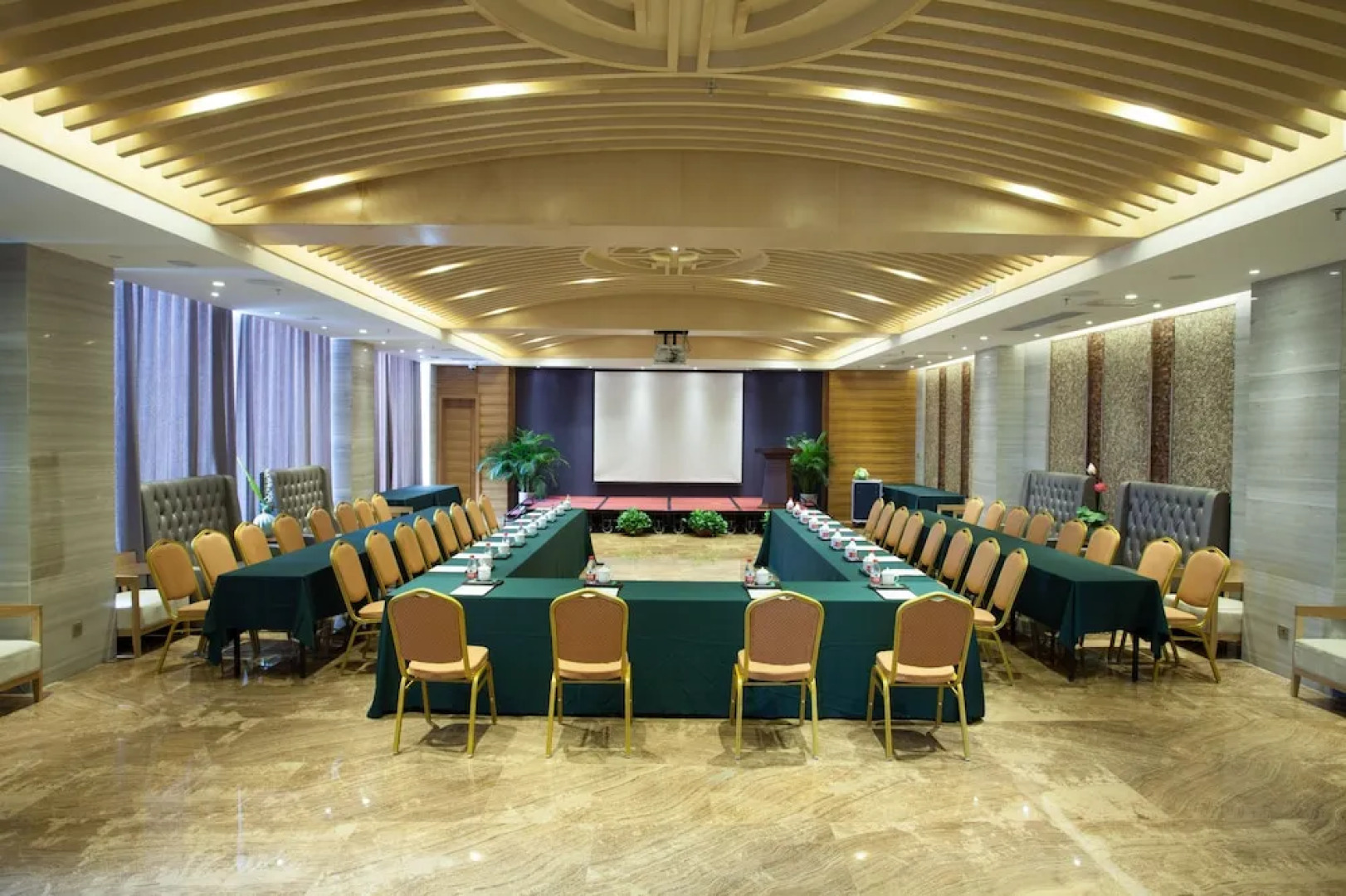 Fengxiang hot spring Hotel