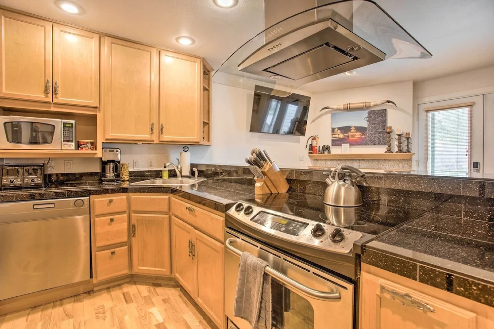 Skier's Dream: Upscale Condo By Teton Village!