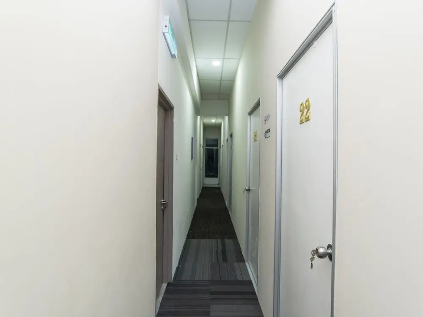 SPOT ON 89757 The Rooms JB