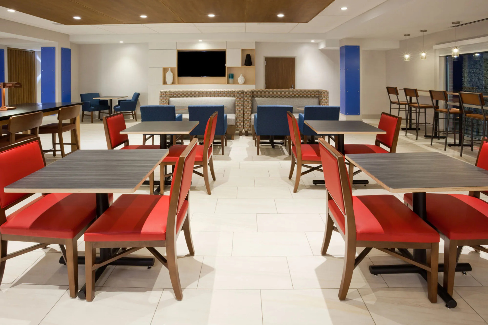 Holiday Inn Express & Suites Des Moines Downtown by IHG