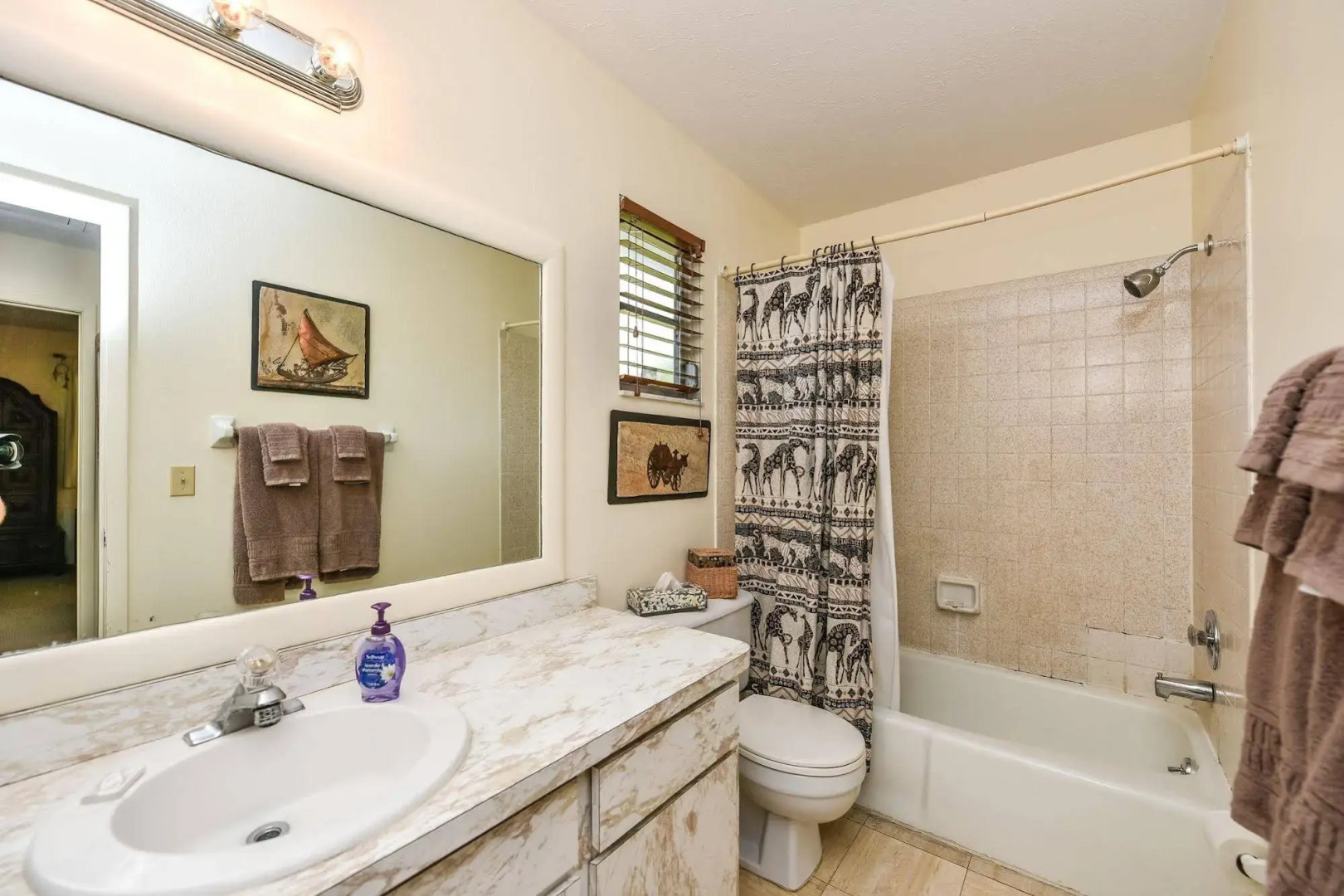 Banana Cabana and Cottage by Beachside Management