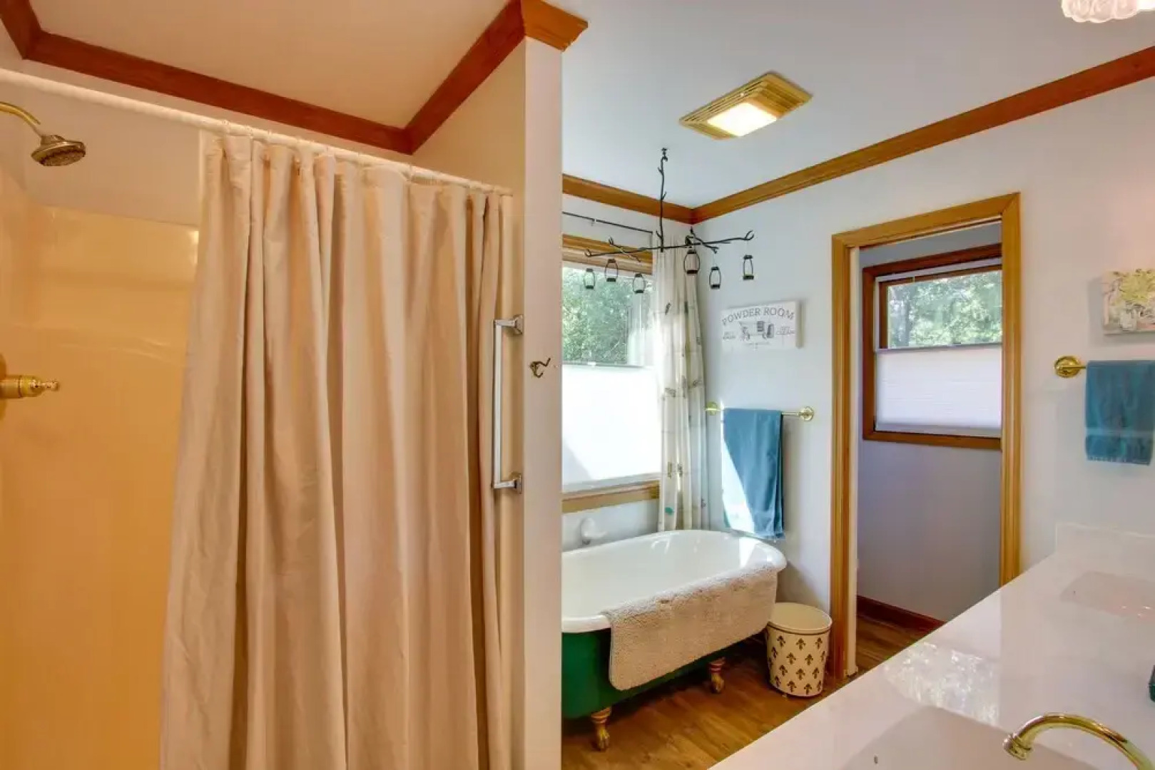 Waterfront Home Near Wilson Lake w/ Covered Porch!