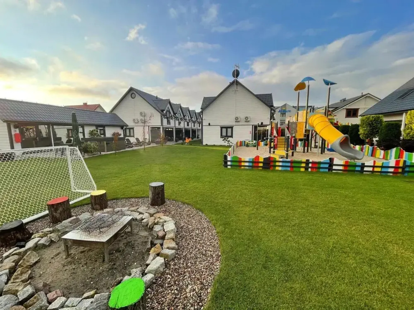 Holiday Homes Near the Beach, Sauna, Jacuzzi