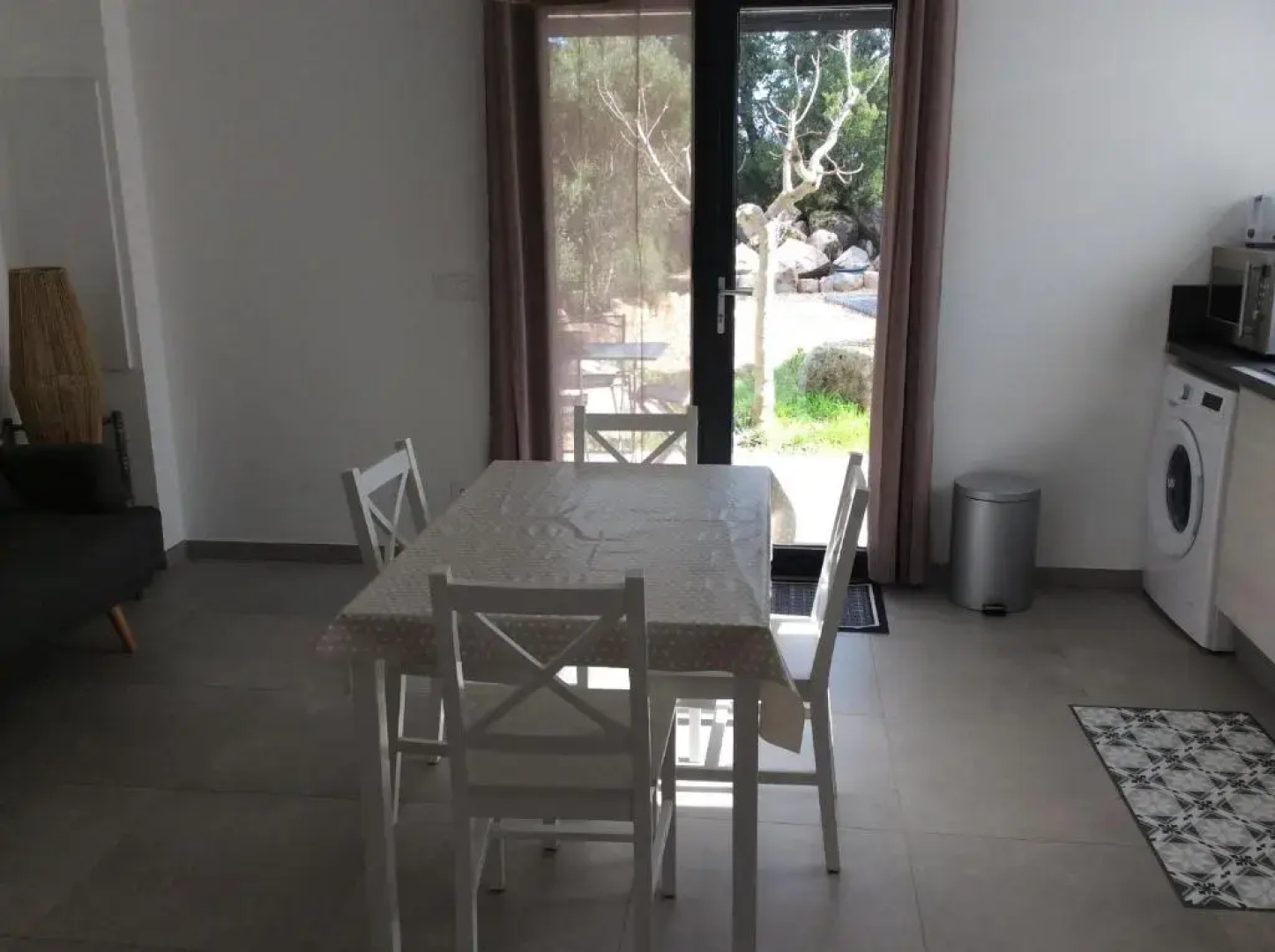 Coquet appartement indépendant entre mer et maquis