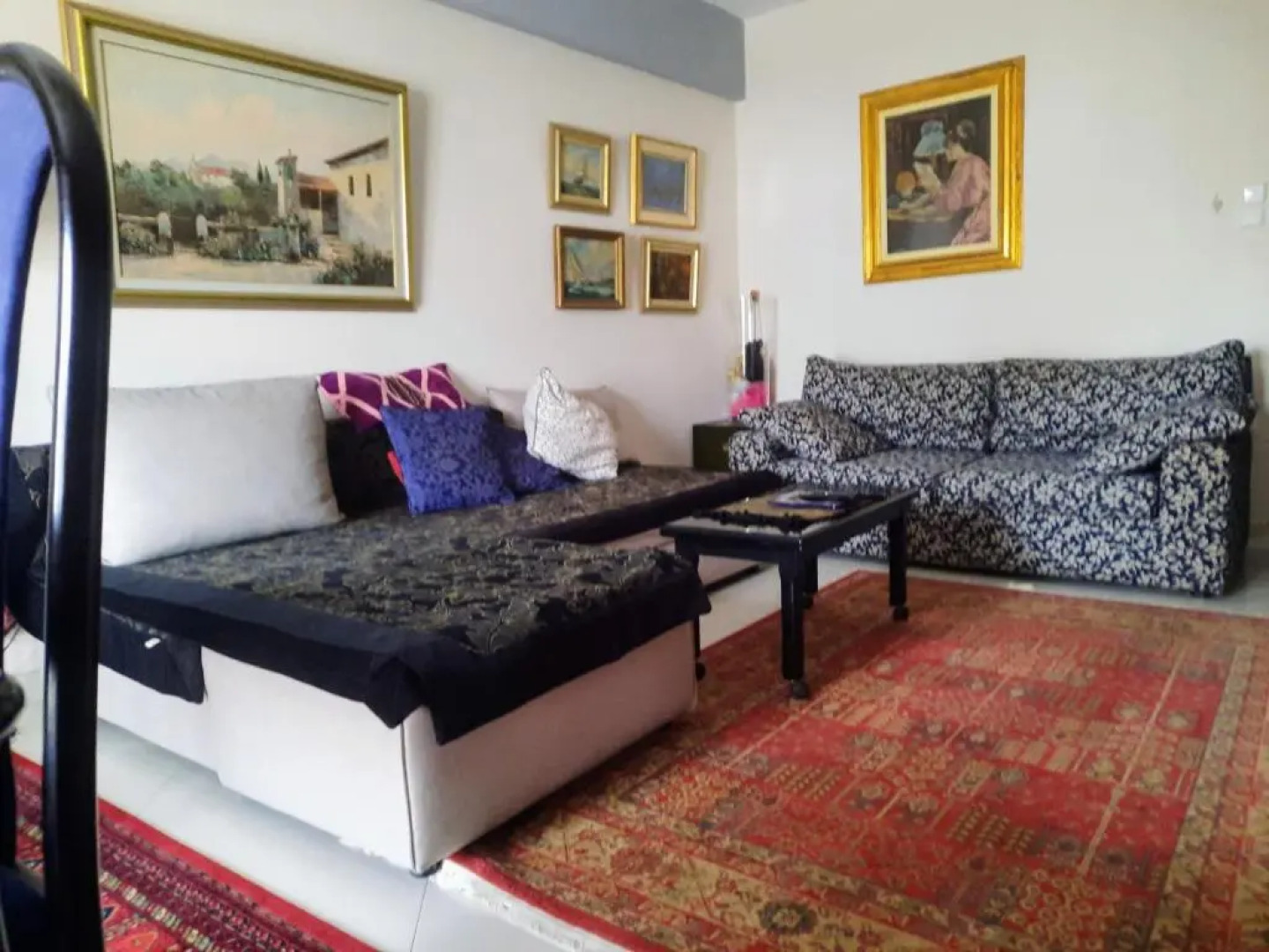 One bedroom apartment new with large living room