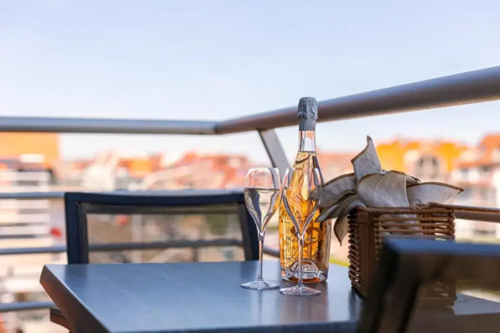 Cosy apartment with outside pool and balcony