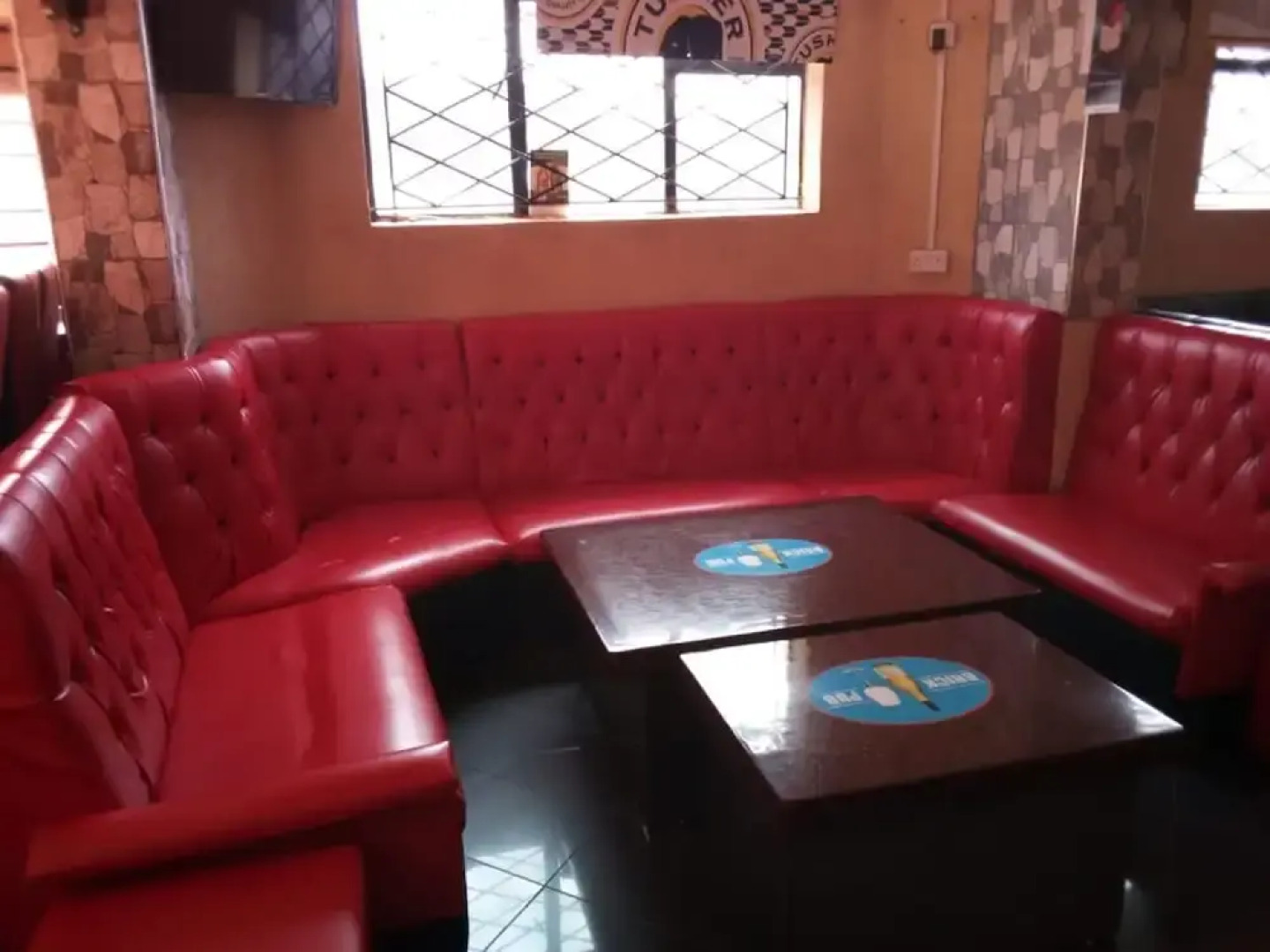 Bricks Pub & Hotel - Adults Only