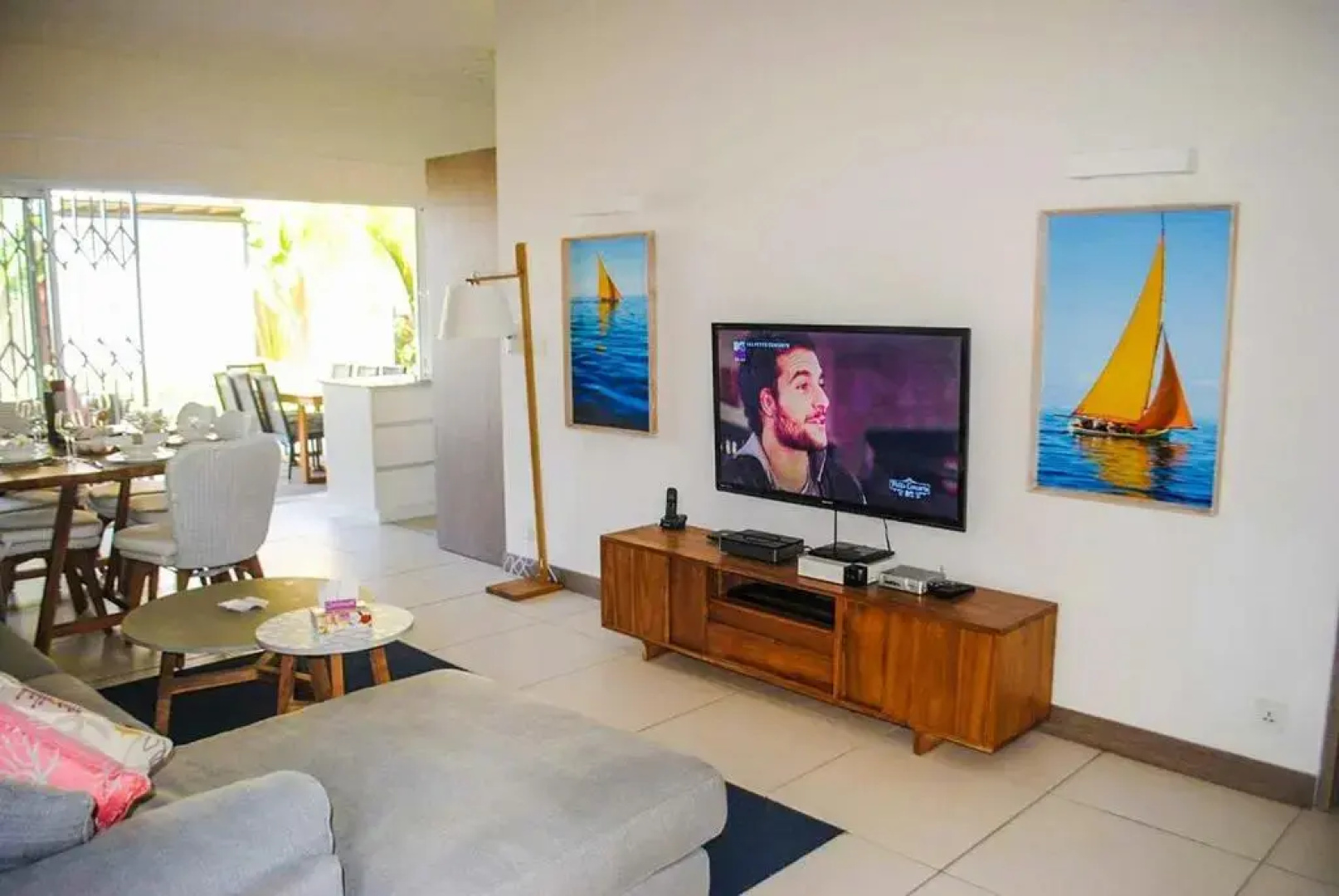 L'Escale 3 bedrooms Sea View and Beachfront Suite by Dream Escapes