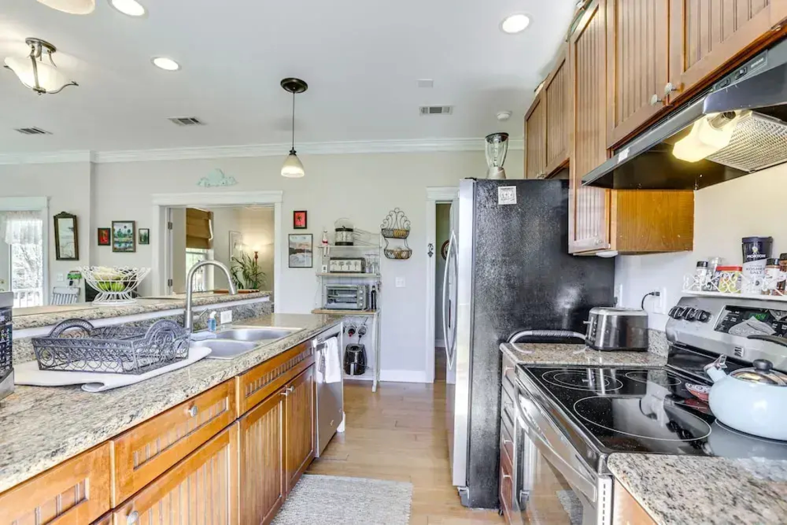 Lovely Carrabelle Home w/ Lake Views & Pool Access