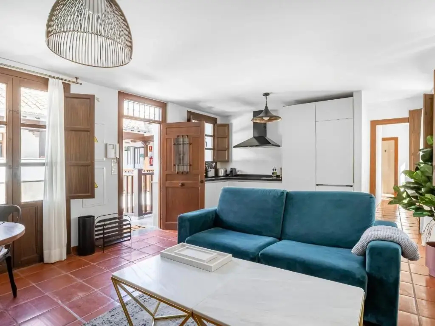 Limehome Granada Calle Sta. Ana