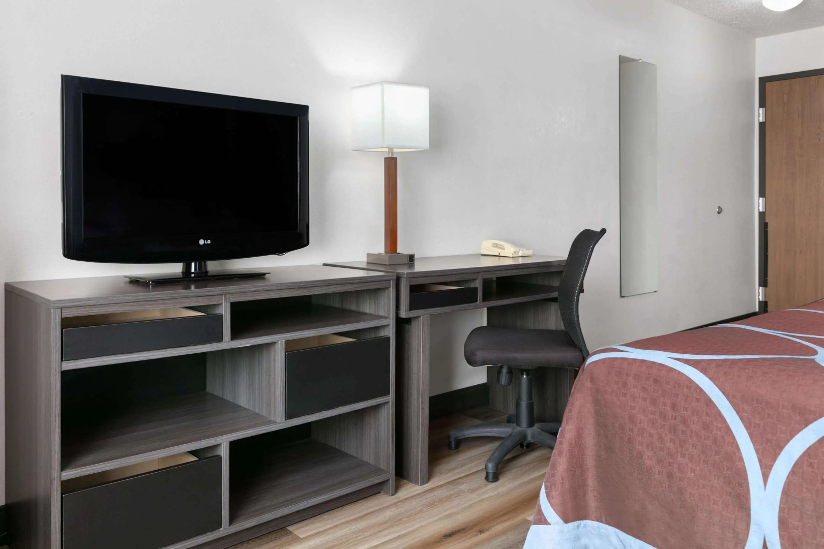 Super 8 by Wyndham Grapevine/DFW Airport Northwest