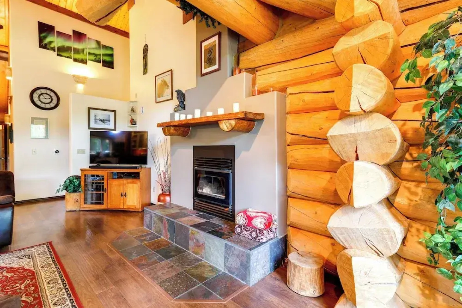 Riverside Log Cabin: On-site Aurora Viewing!