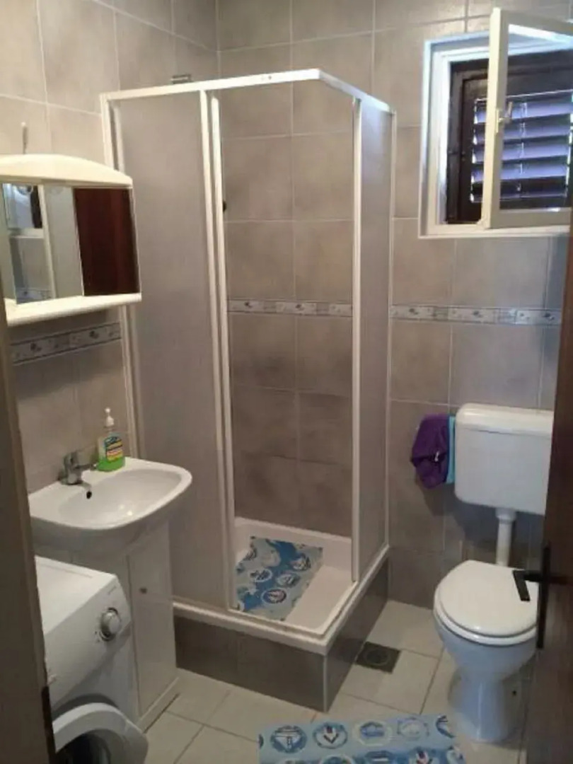 Apartment Josip - with parking: A1 Rogoznica, Riviera Sibenik