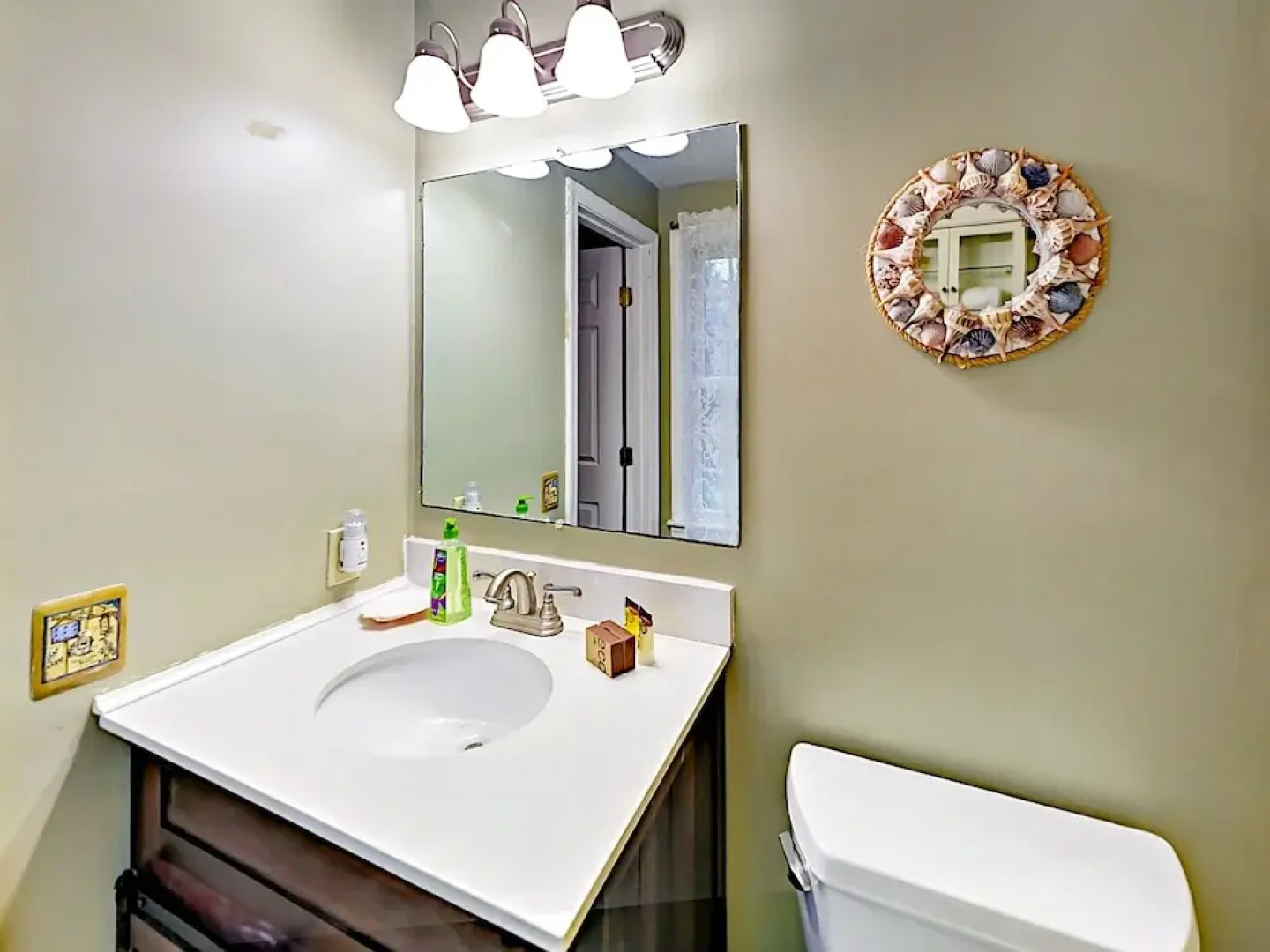 312 Carriage Lane Home - 4 Br home by RedAwning