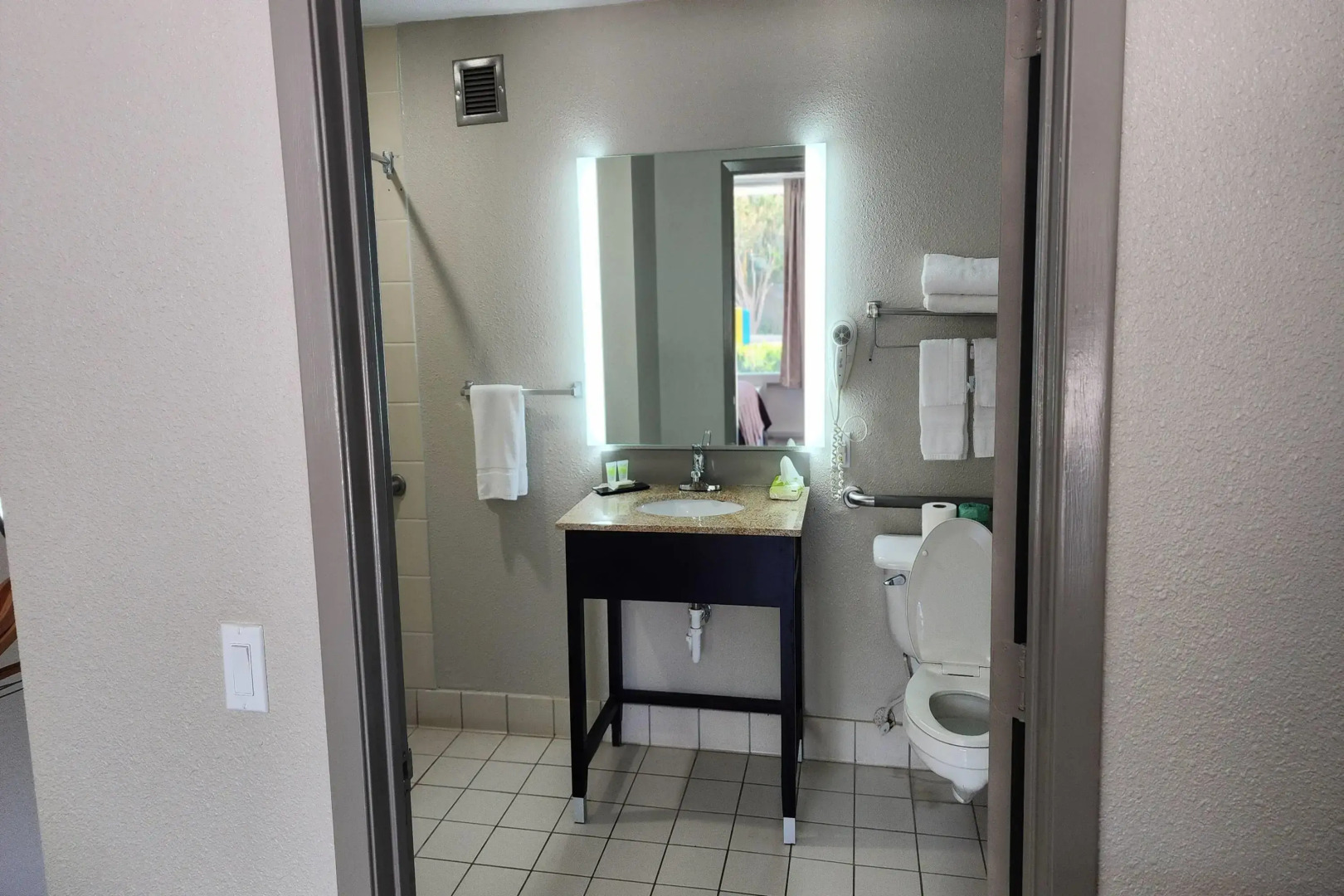 Days Inn by Wyndham Seguin TX