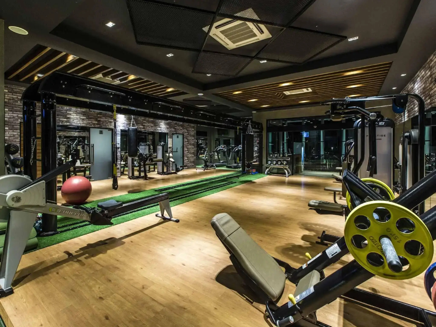 Cresco Hotel Buriram