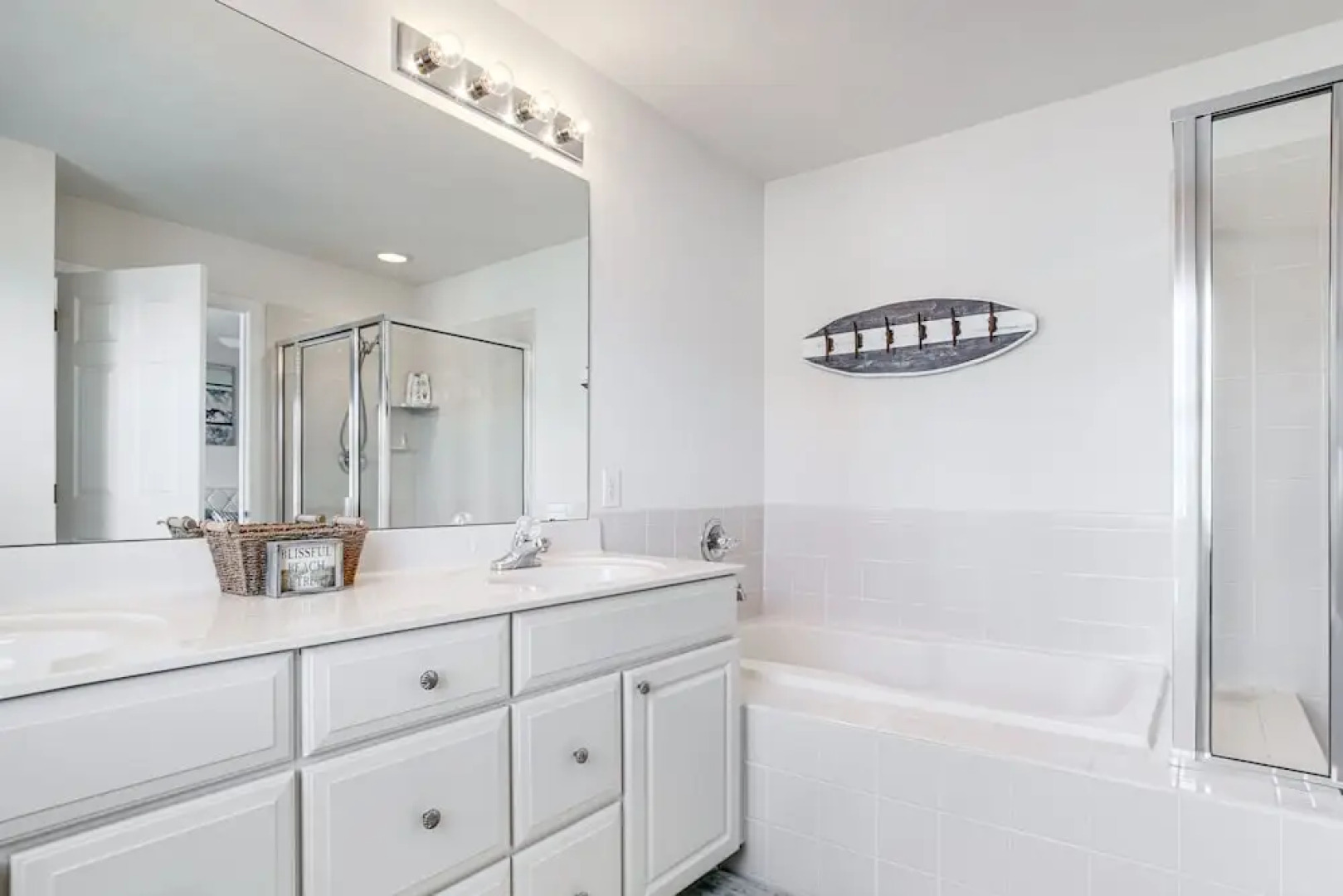 Shared Pool & Bay Access: Ocean View Retreat