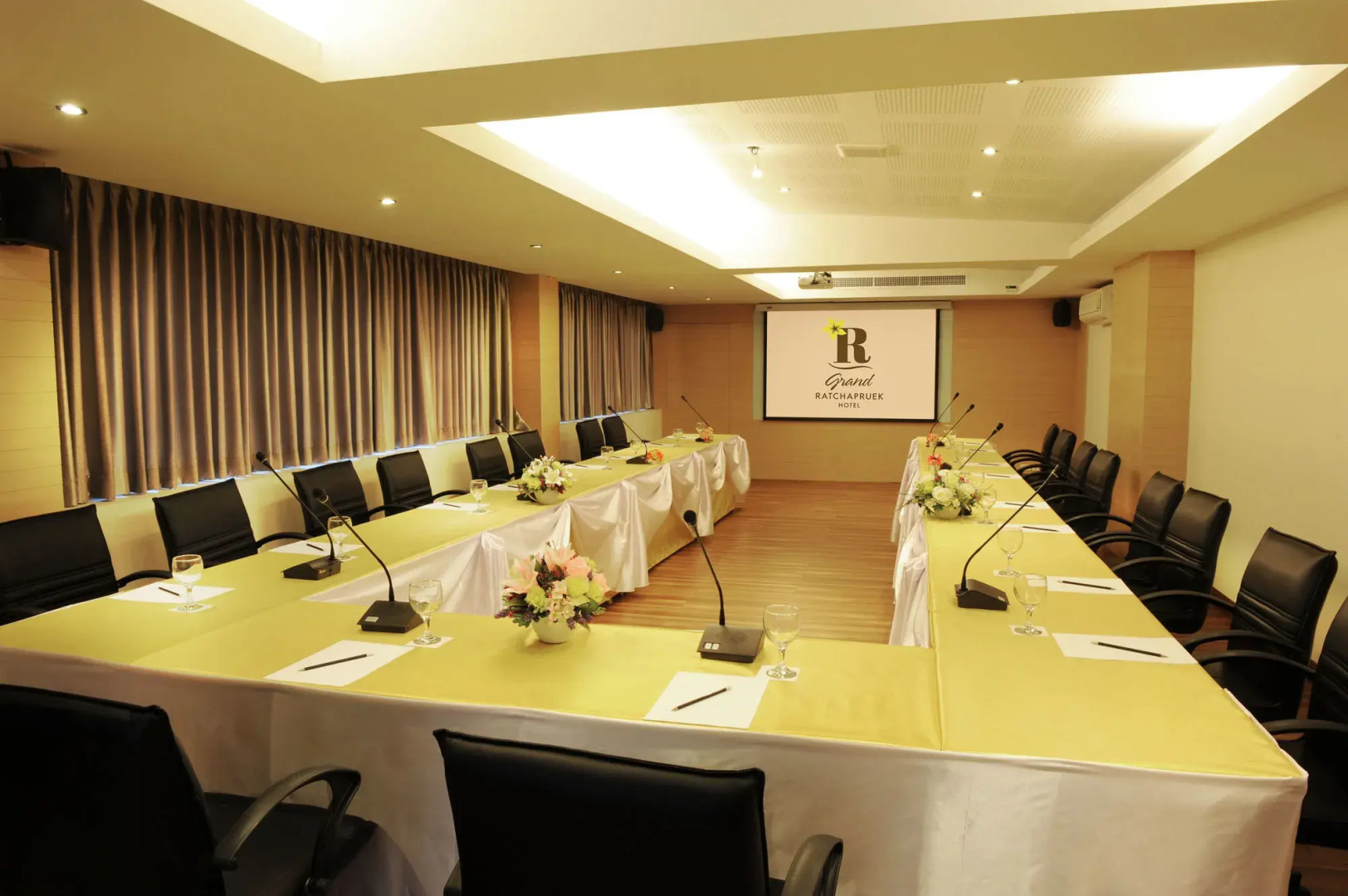 Grand Ratchapruek Hotel