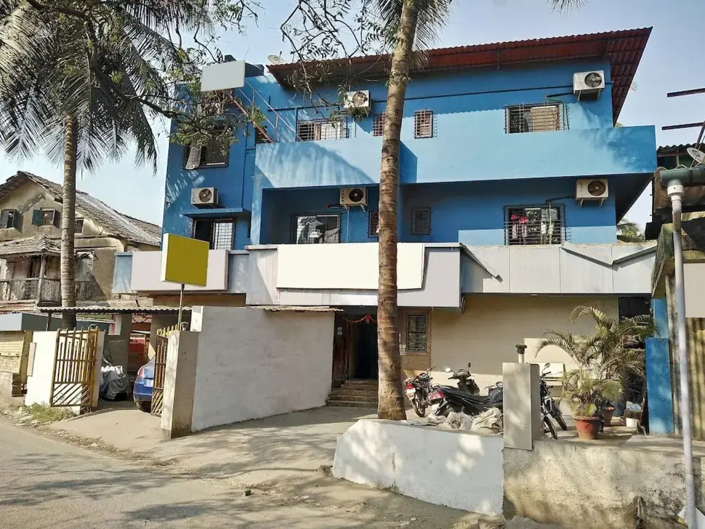 OYO 22918 Hotel Sadanand Mourya Lodging And Boarding