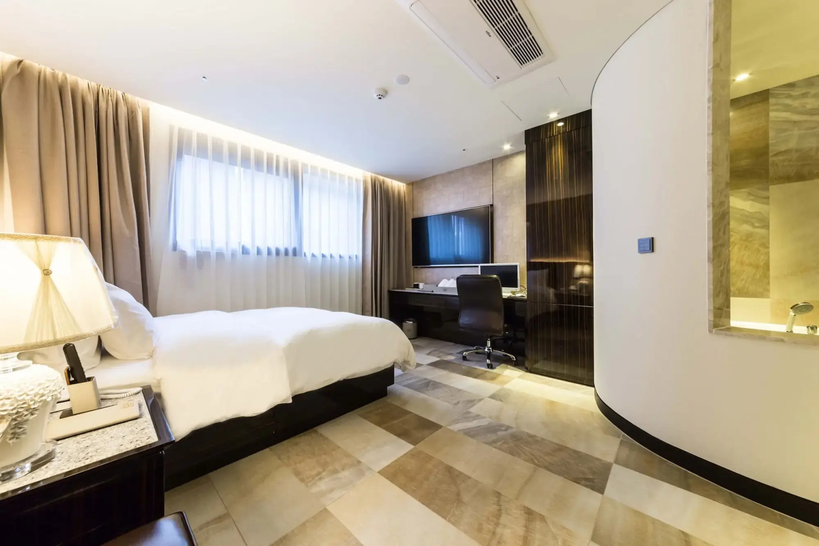 Guri Galmae Indi Present Hotel