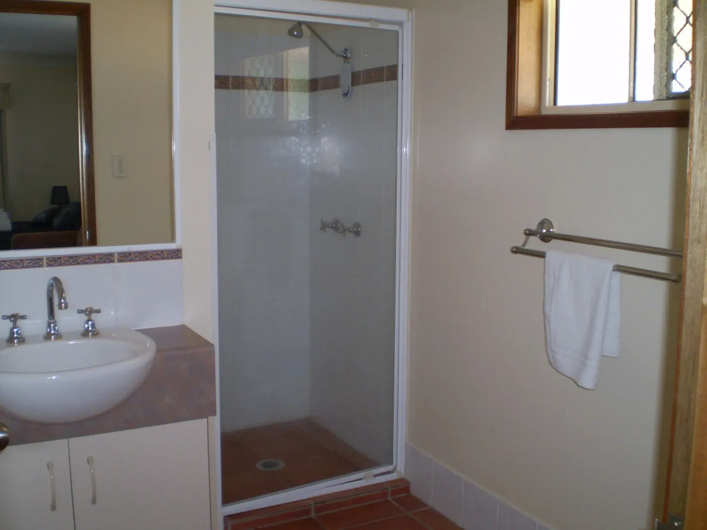 Riviera on Ruthven Motel