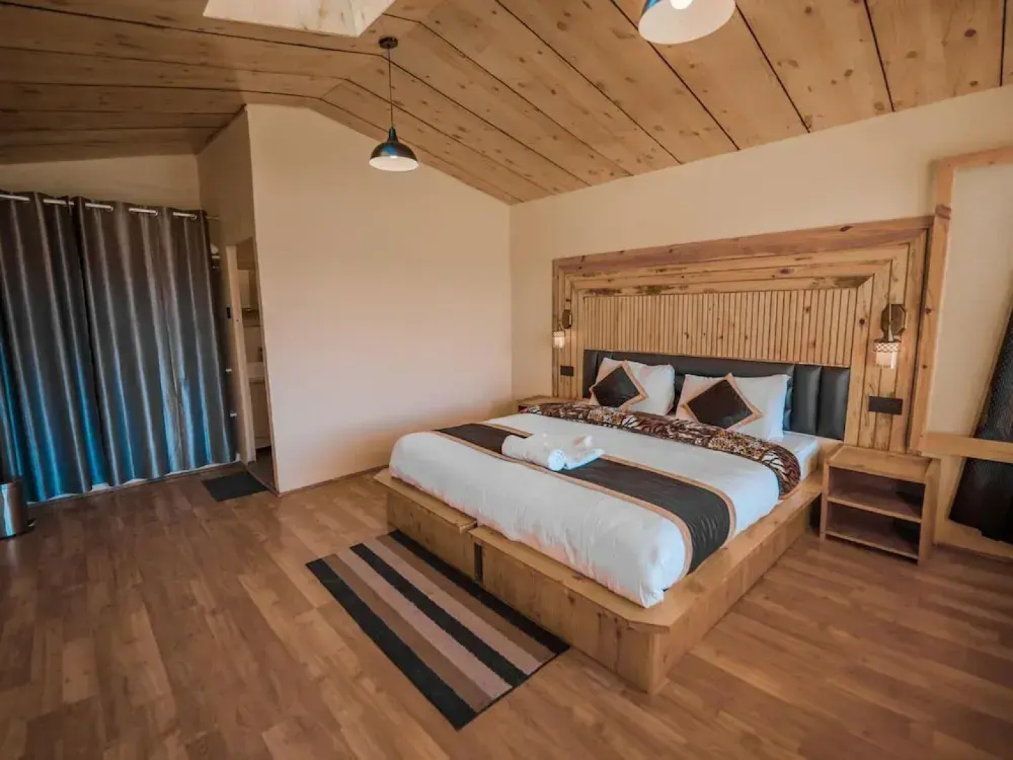 De Reeva Resort Pangong