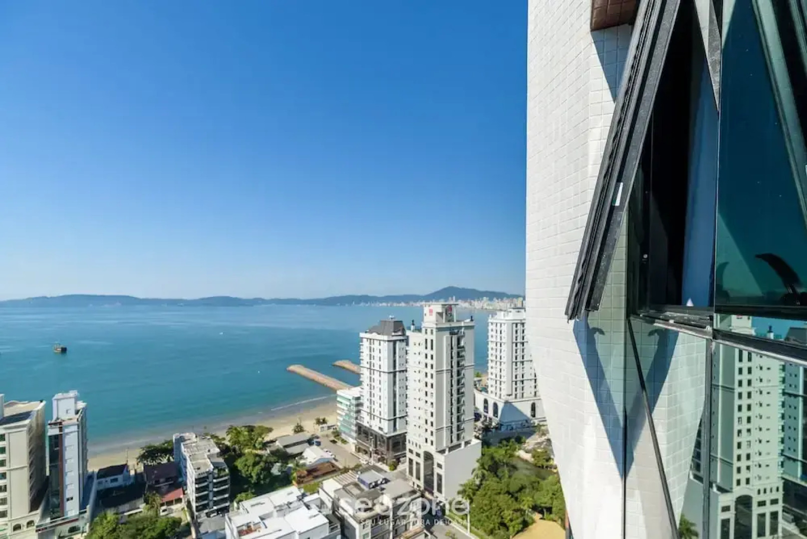 MHFBs Edifício Moderno piscina vista mar