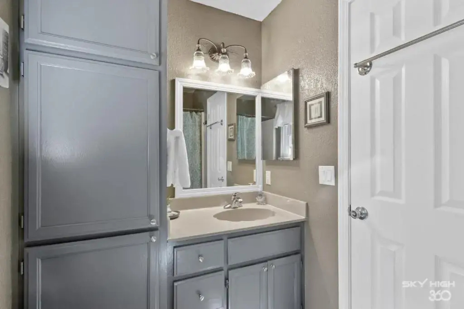 Wooded, Quiet Cottage, Very close to the Back 40