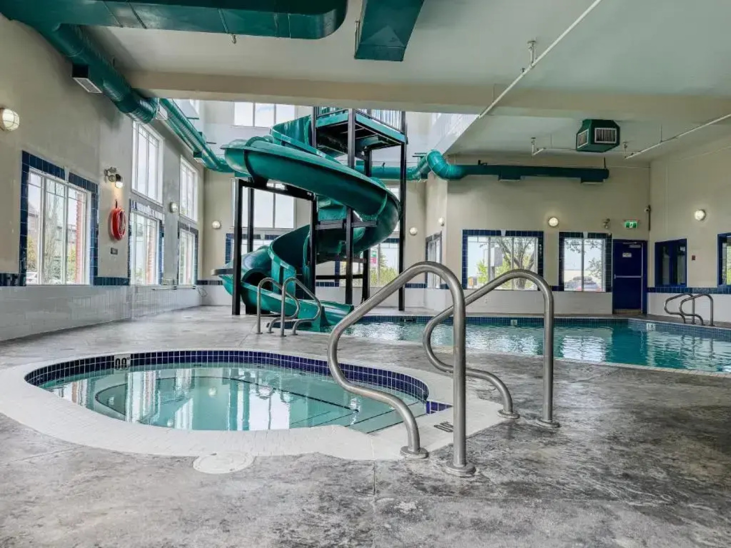 Super 8 High River AB