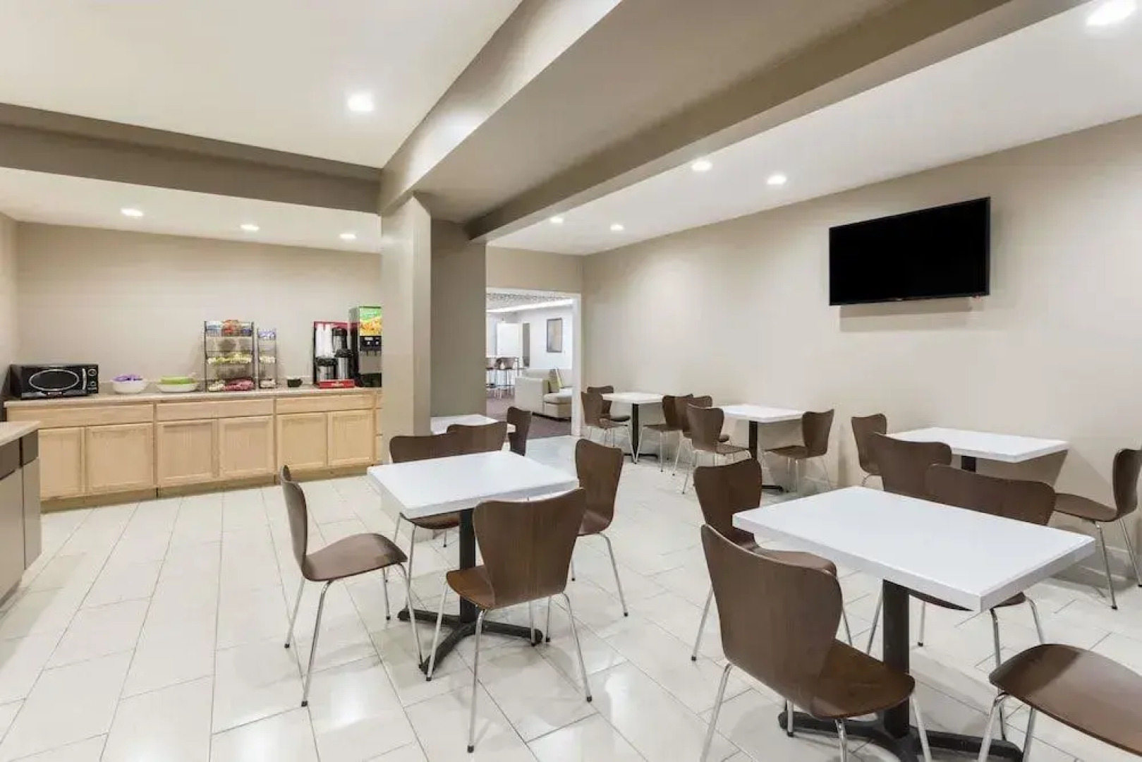 Super 8 By Wyndham Asheville Airport