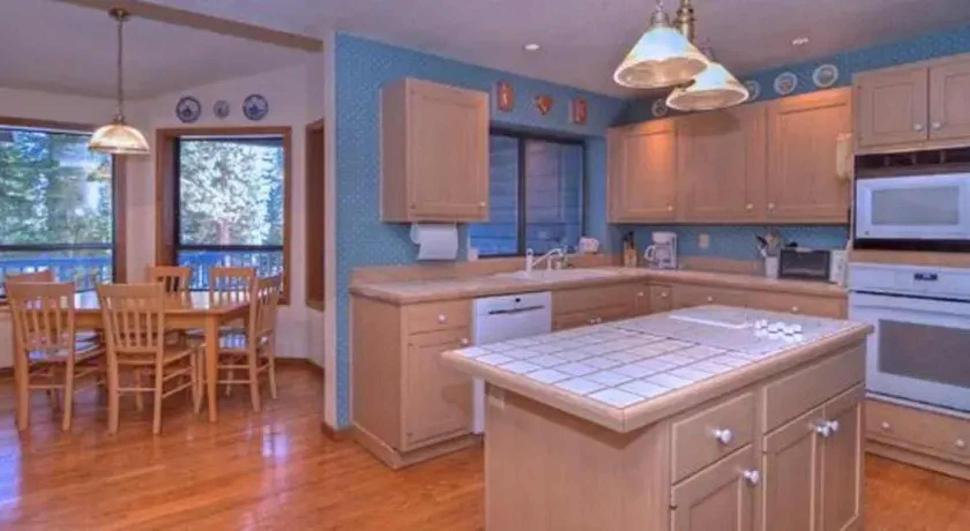 RedAwning Easy Access to Burnt Cedar Beach