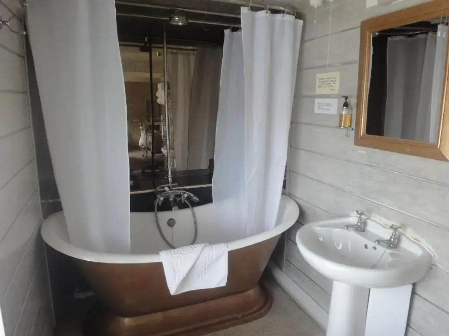 The Treebridge Hotel