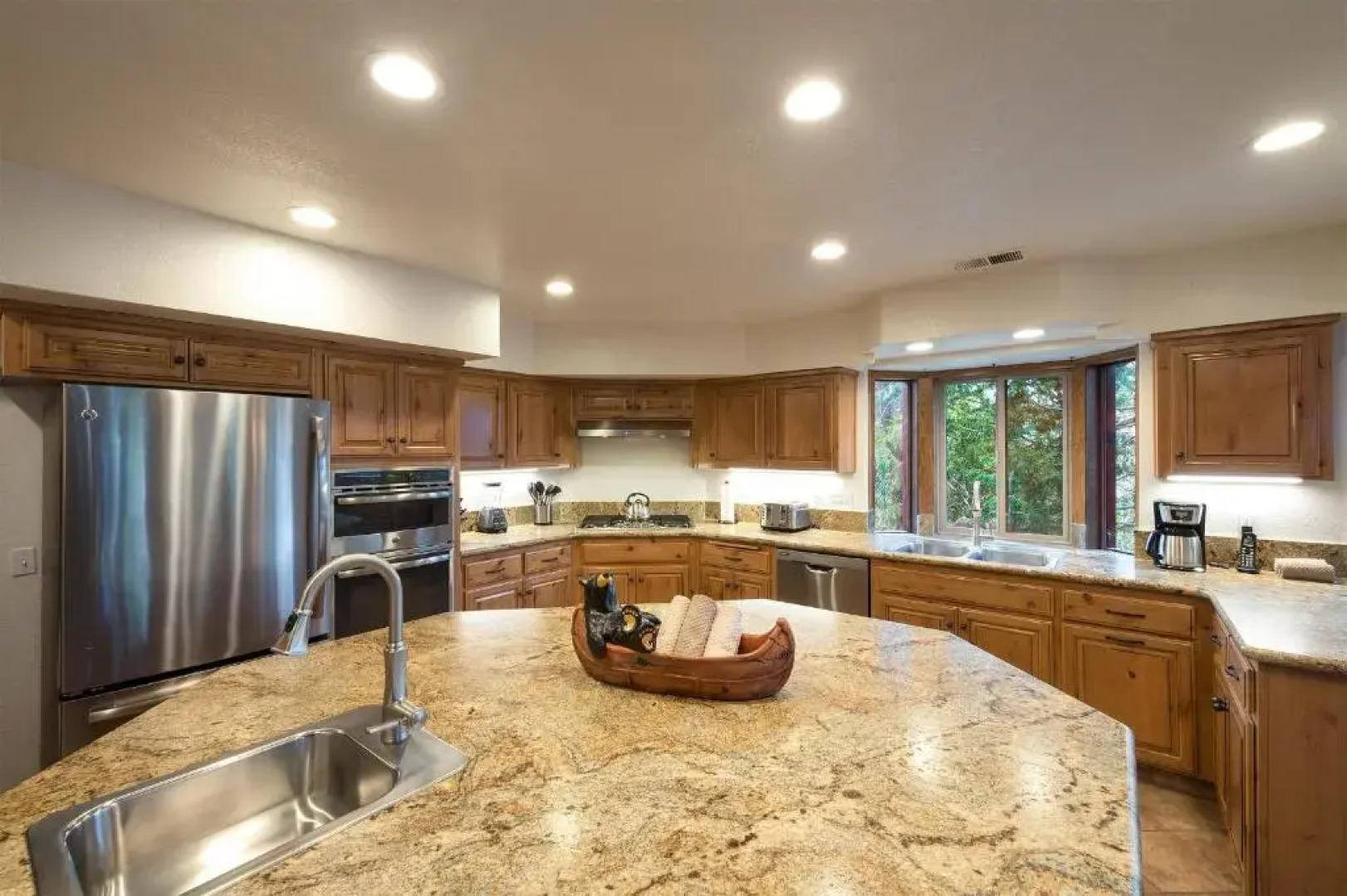 Four Seasons - 3br/4ba Holiday Home