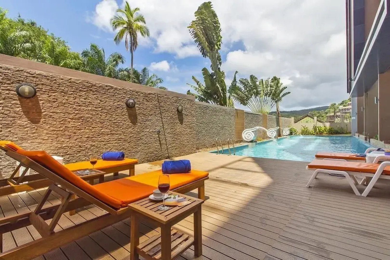 Chic Condo Karon by RESAVA