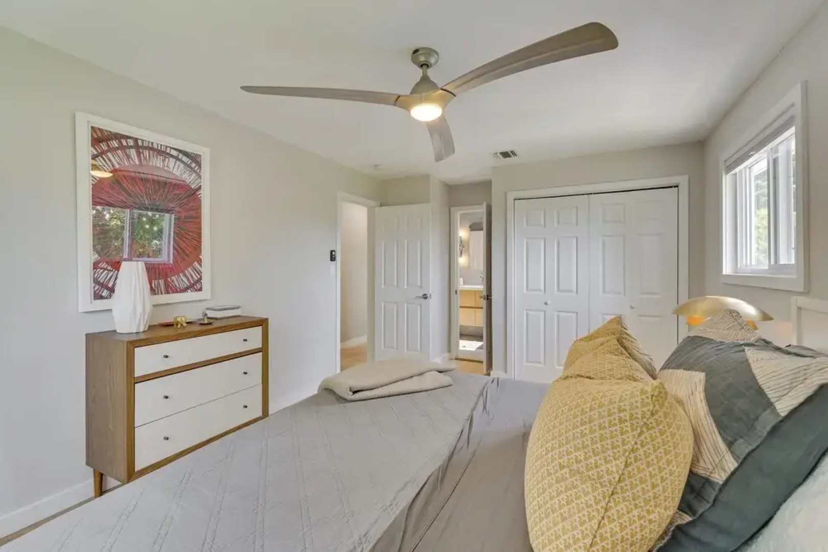 Alluring Hampton Bays Hideaway < 2 Mi to Beach!