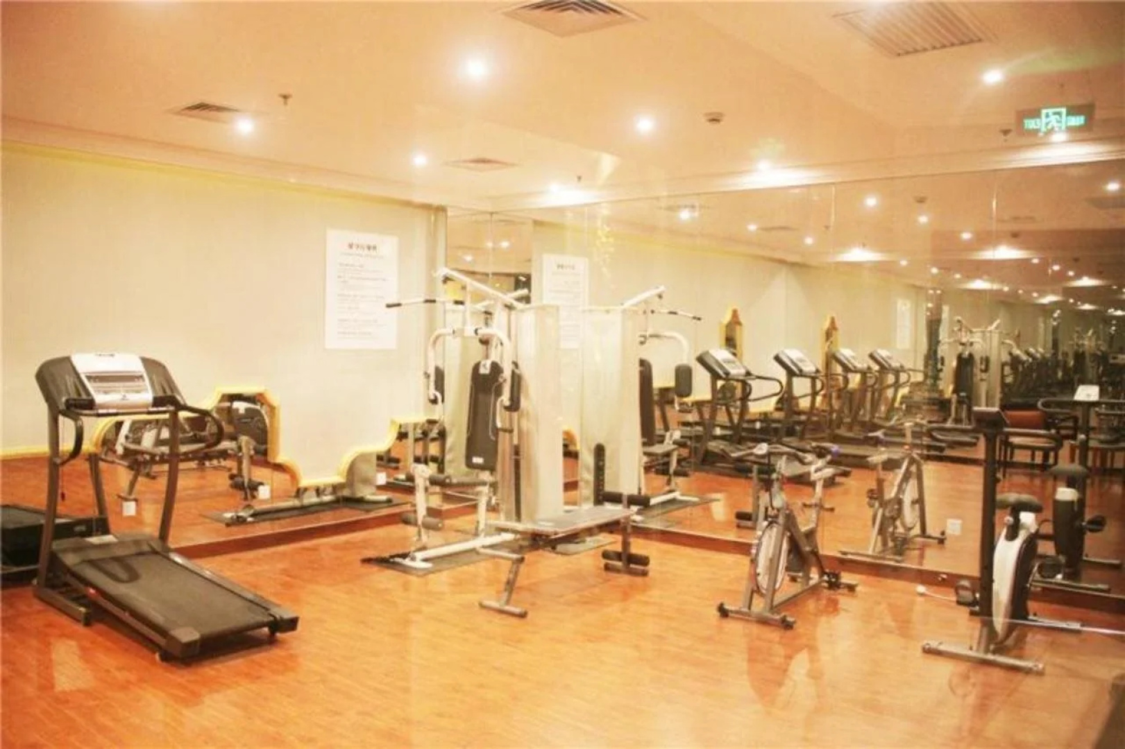 Shanghai Gongkang Meilun Hotel