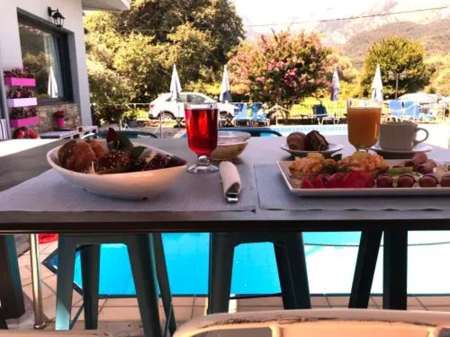 Aliston Hotel Studios