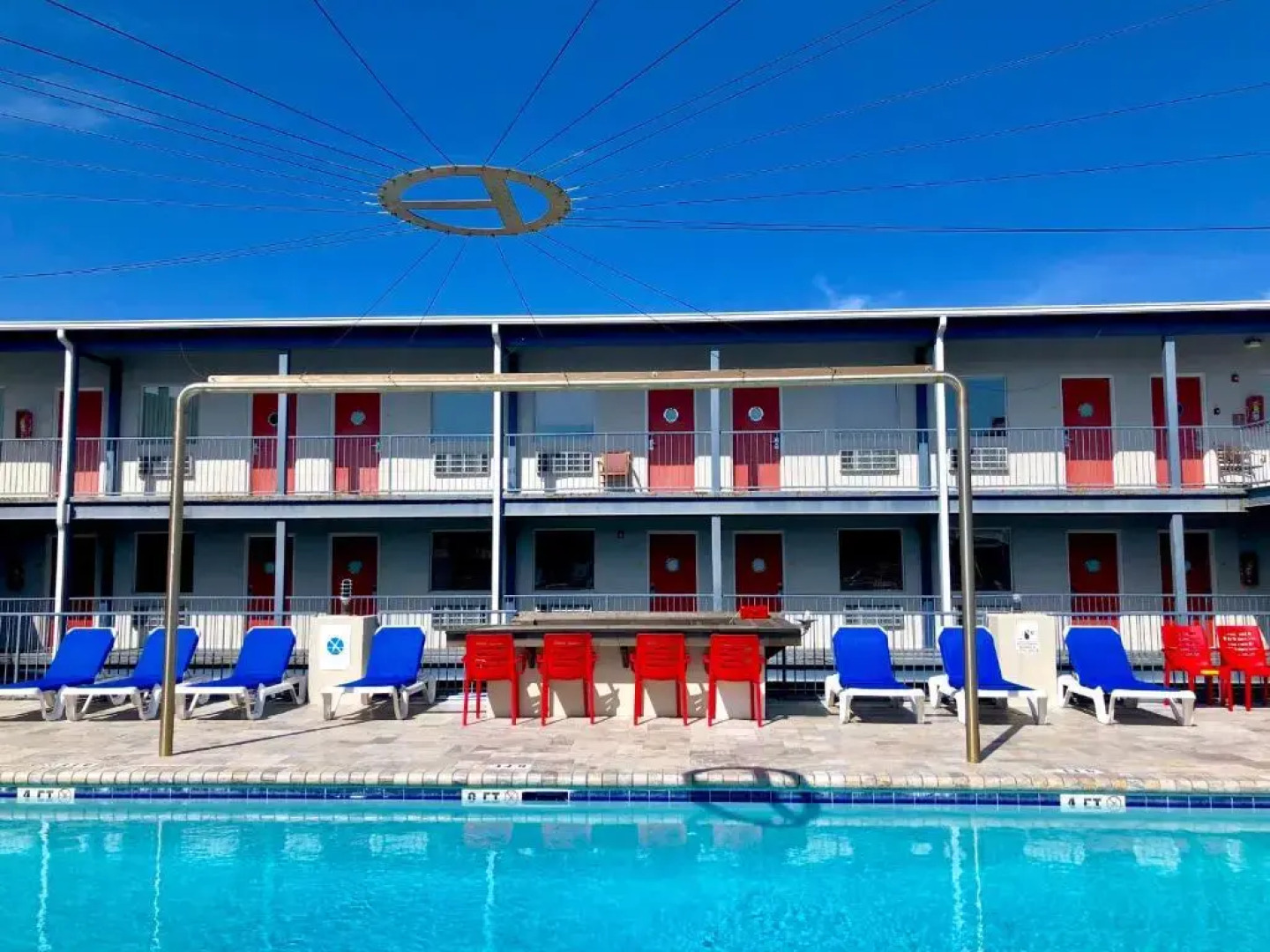 Sea And Breeze Hotel And Condo