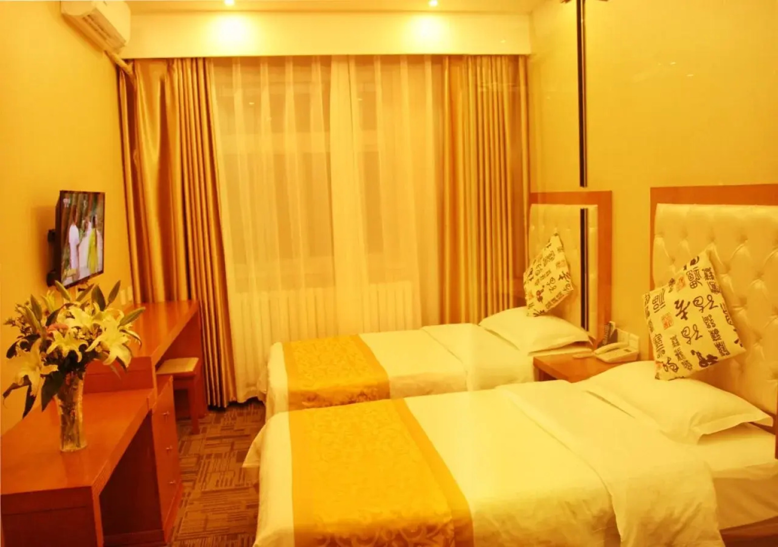 Beijing Sky House Business Hotel (formerly Beijing Century Hong Kong Hotel)