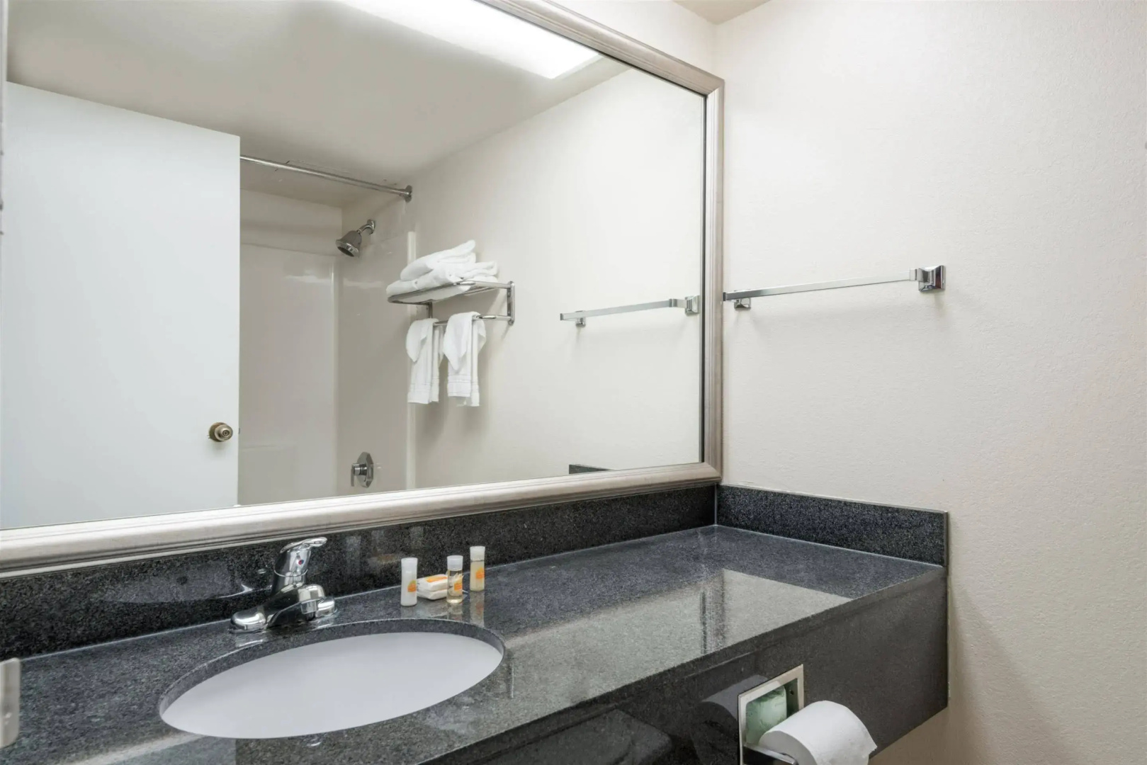 Comfort Inn & Suites Pottstown Eastern Gateway