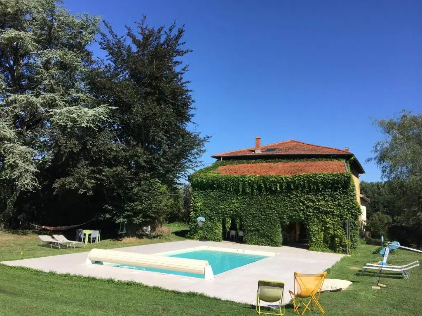 Magnificent Renovated Farmhouse - 10 Min A7 -