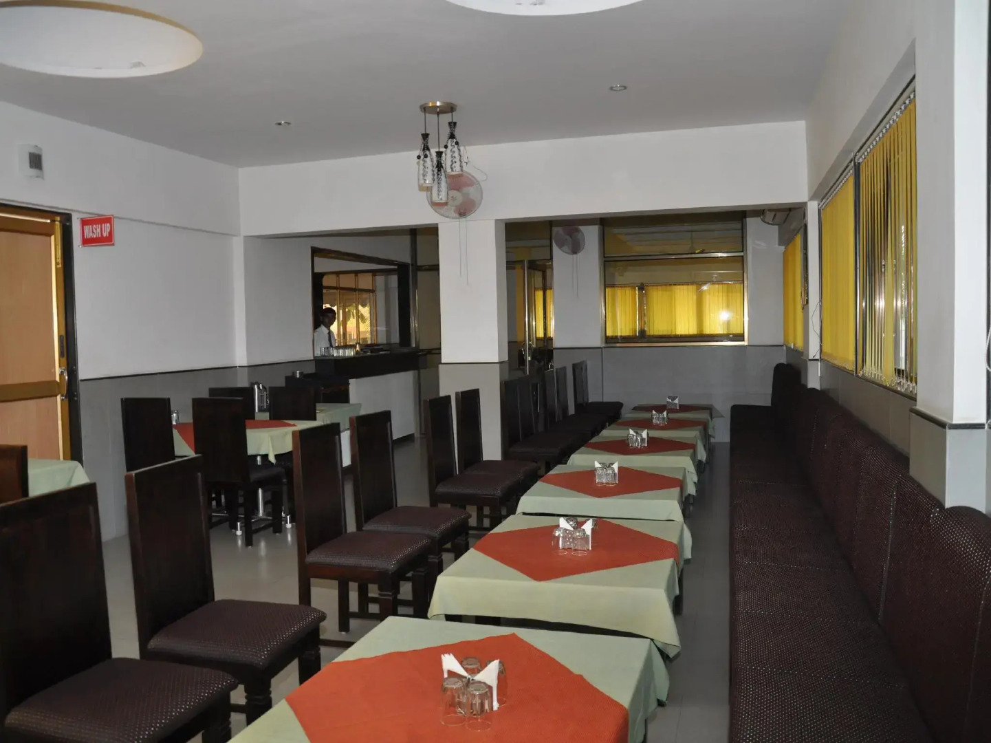 Hotel Excellency Inn