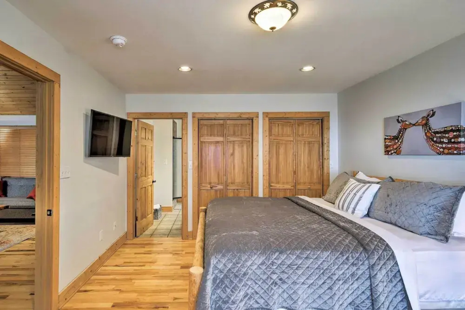 Cabin w/ Fireplace & Mountain Views: 5 Mi to Boone