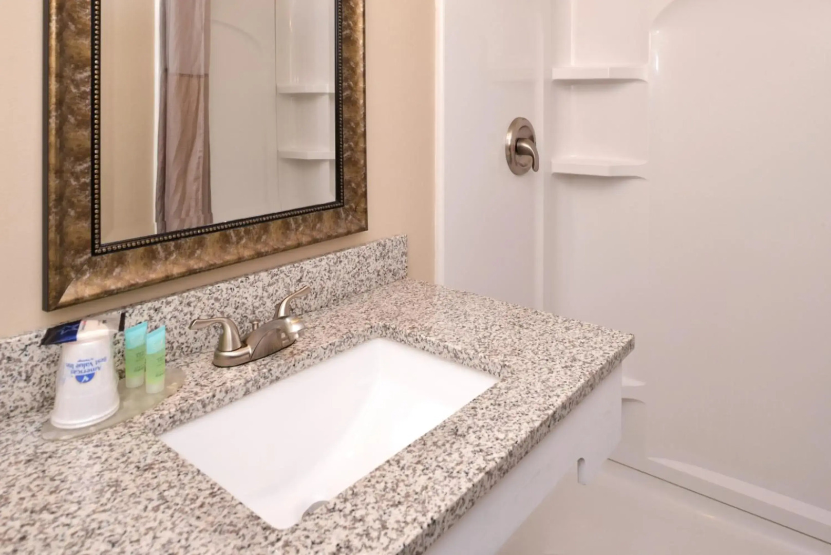 Americas Best Value Inn Putnam