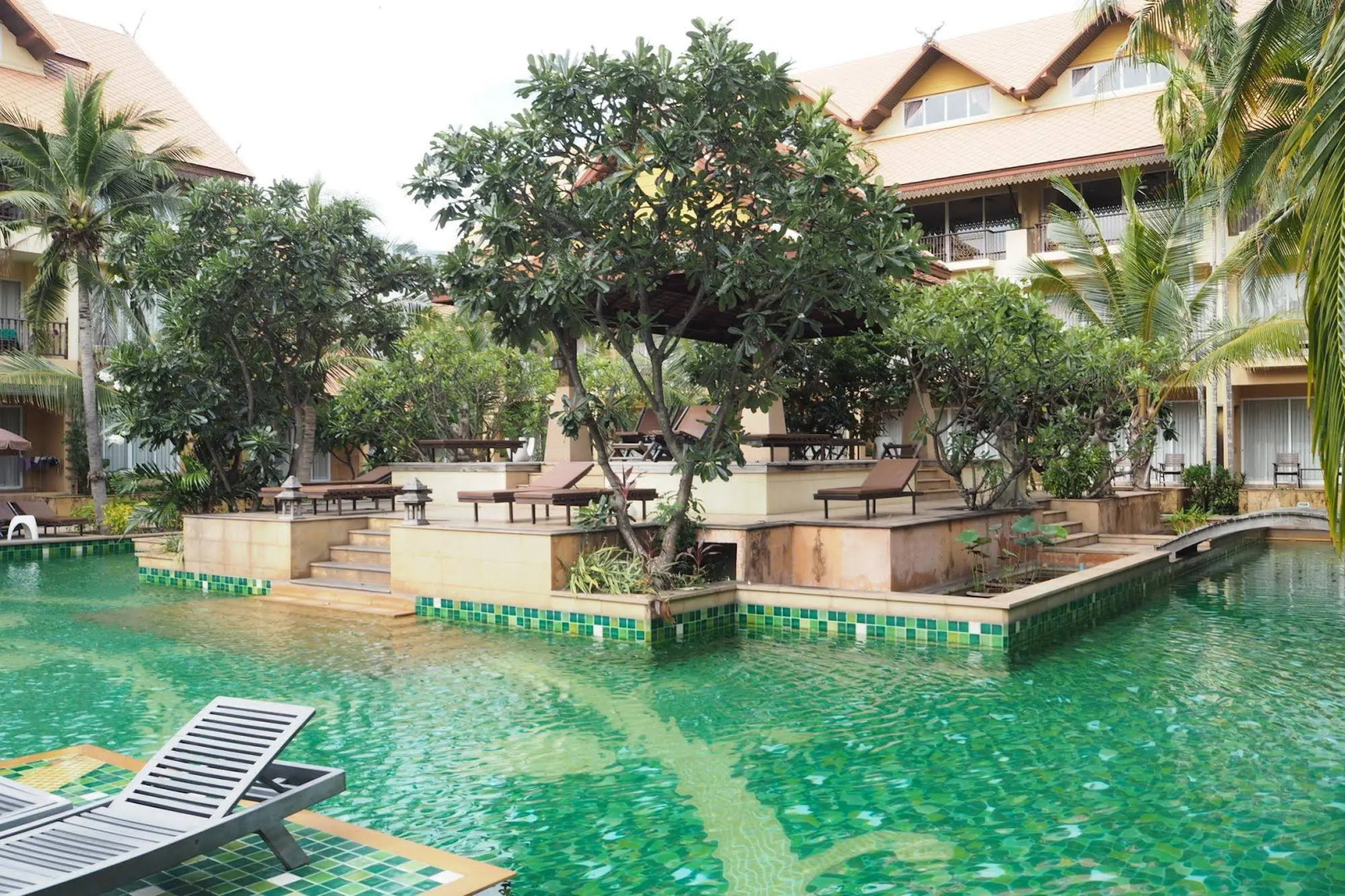 Villa Thongbura