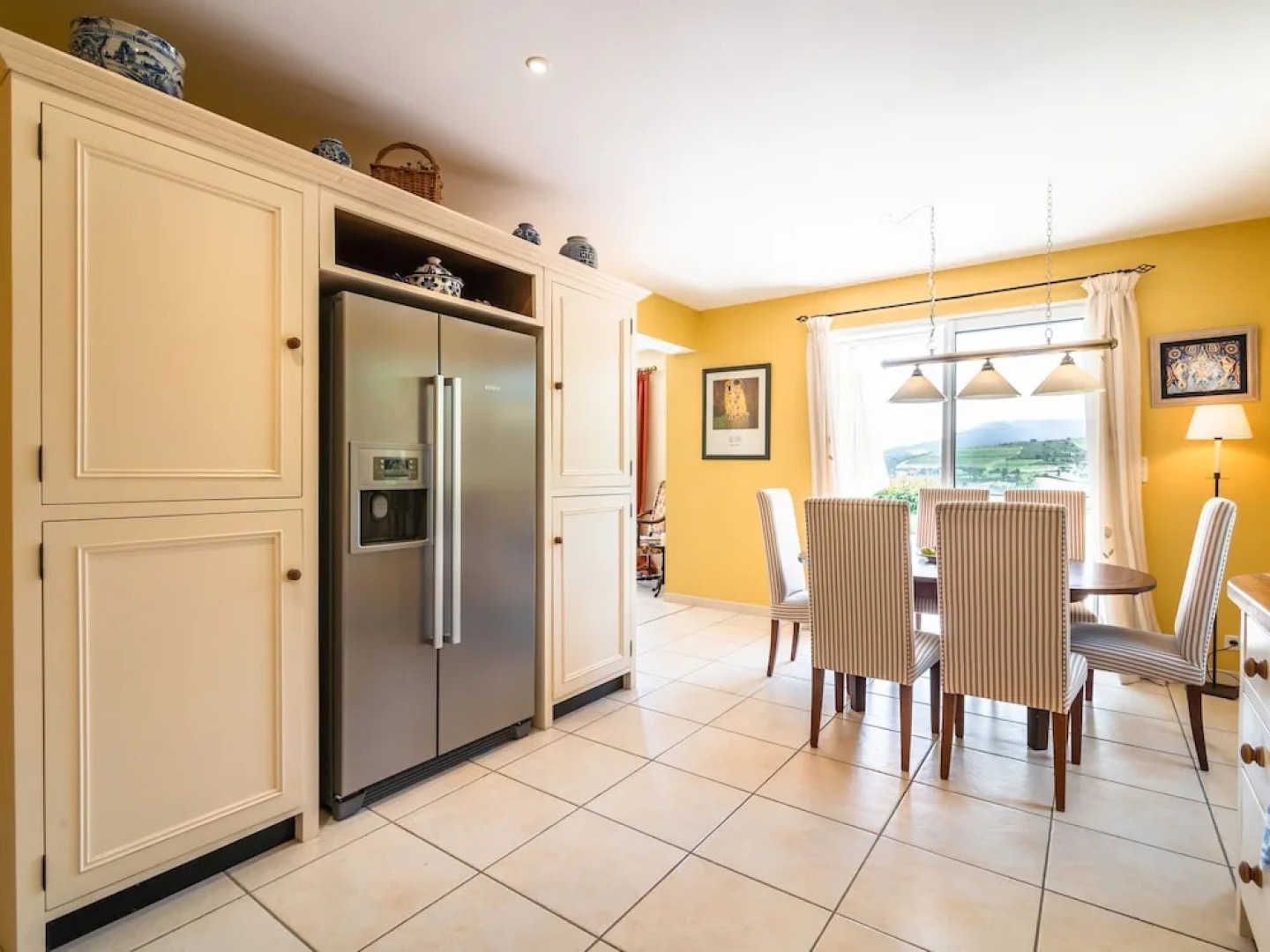 Spacious Villa With Private Swimming Pool and Fully Enclosed Garden