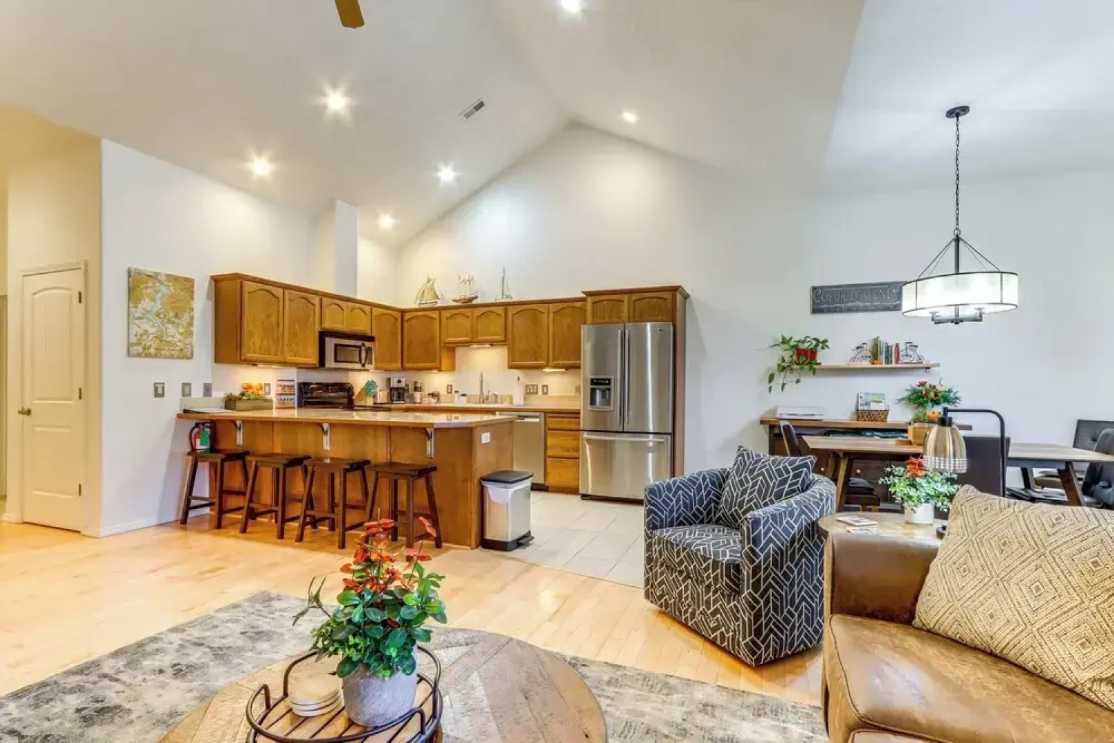 Walk Downtown: Modern 'coeur D'alene Getaway'